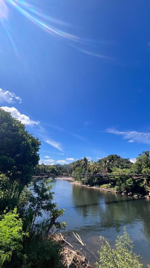 Suasana Desa Long Ampung di siang hari