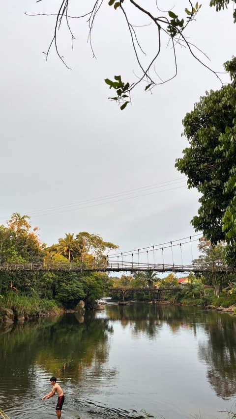 Jembatan Gantung penghubung RT 1 dan RT 3 Long Amp